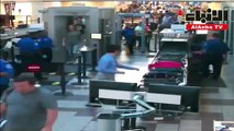 دخان يتصاعد من حقيبة مسافر في مطار أميركي