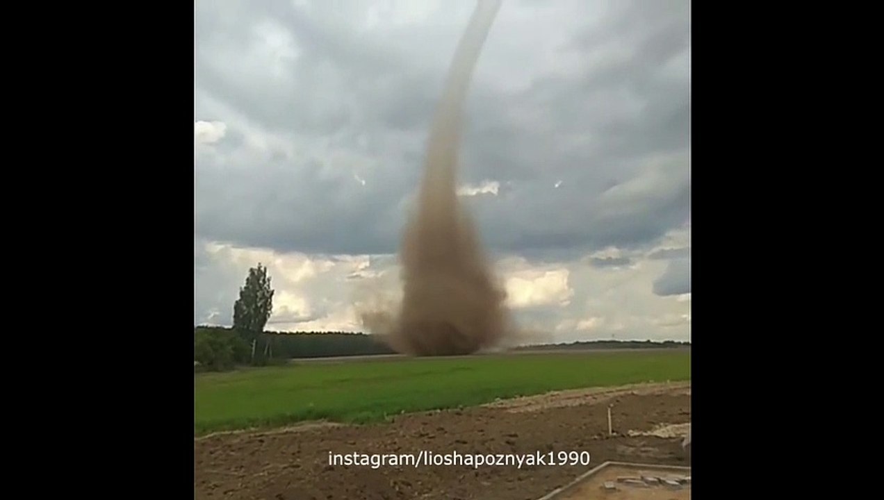 Смерч близ Лиды Беларусь 18.08.2018 | Tornado in Lida Belarus august 18 2018
