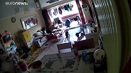 شاهد انفجار دراجة كهربائية داخل منزل في بكين