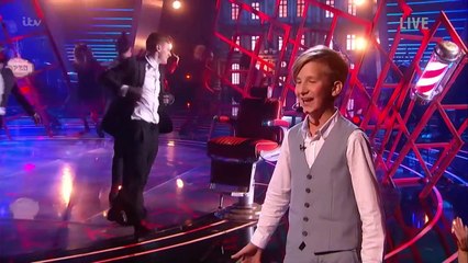 أداء مذهل يؤهل طفلا روسيا لنهائي النسخة البريطانية منذي فويس