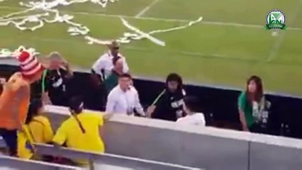 René Higuita golpea un hincha del América de Cali