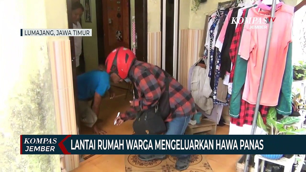 Lantai Rumah Warga di Lumajang Mengeluarkan Hawa Panas