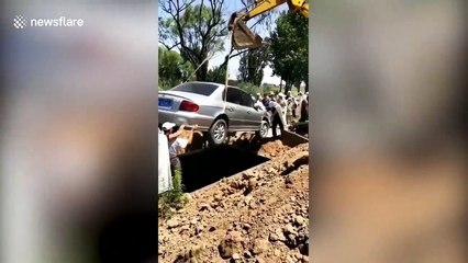 تنفيذ وصية غريبة للغاية لشاب صيني بعد موته