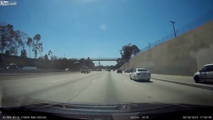 واقعة غريبة على طريق سريع!