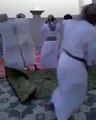 بالفيديو شخص يطلق النار خلف مصلين والشرطة تضبطه - صحيفة أثير الإلكترونية