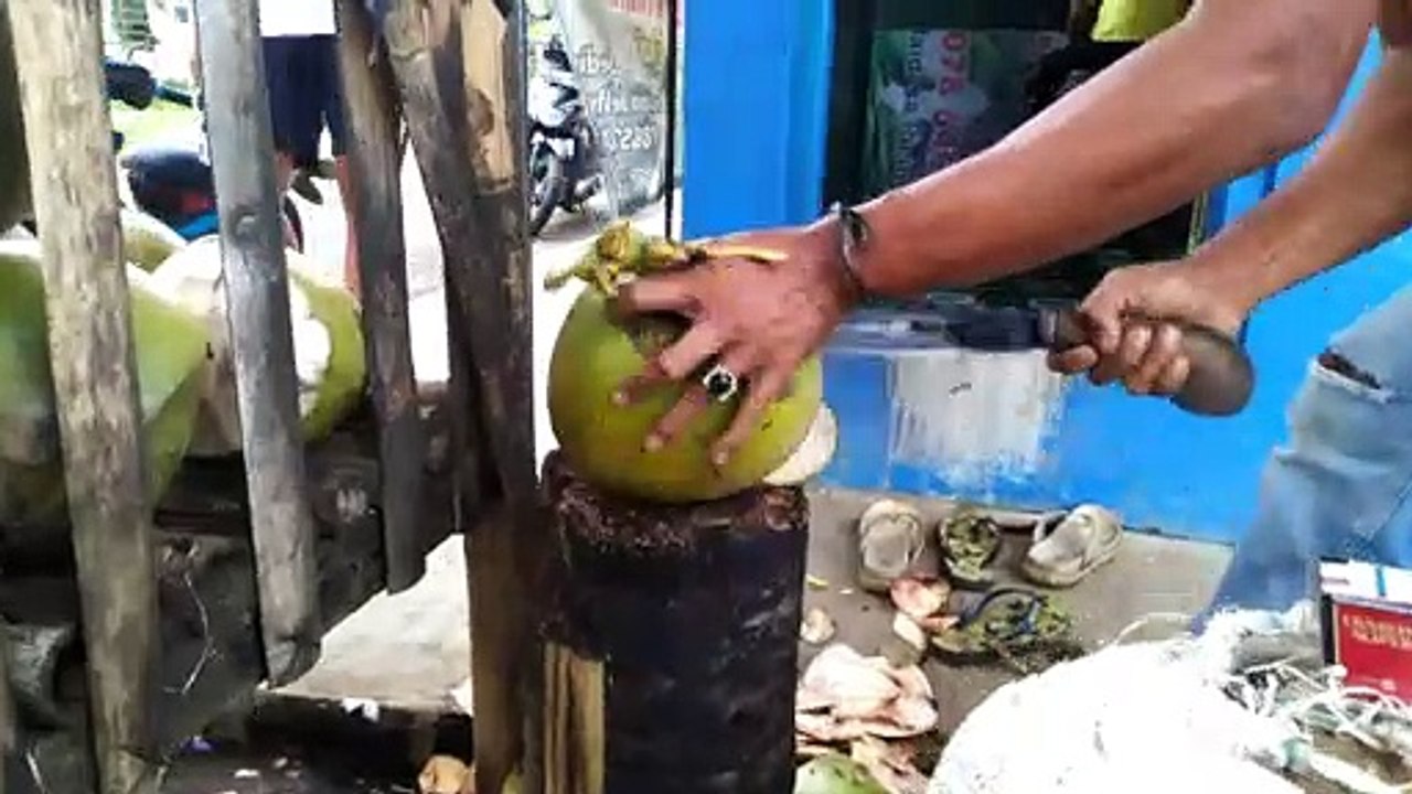 coconut opening technique