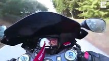 انزلاق دراجة سباق نارية من جبل إلى واد سحيق! (فيديو) - RT Arabic