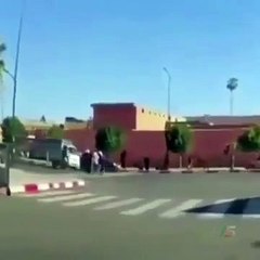 شاهدحادث لام وأبناءها اثناء عبورهم الشارع بعد خروجهم من المدرسة في المغرب