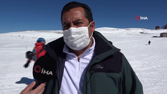 Akdeniz’in kış turizm merkezi Davraz, kayak severleri ağırlıyor