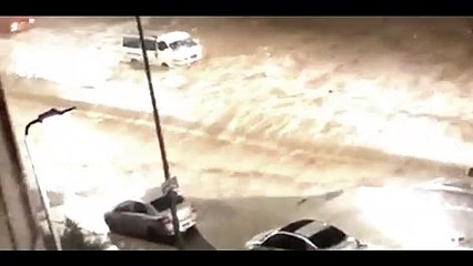 عاجلغرقالتجمع الخامس فى مياة الامطار شاهد ماذا حدث فى ارقى احياء القاهرة