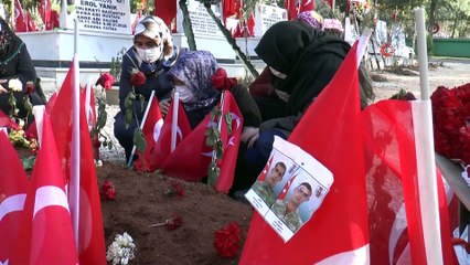 Evlat nöbetindeki ailelerden Gara şehitlerinin ailelerine ziyaret