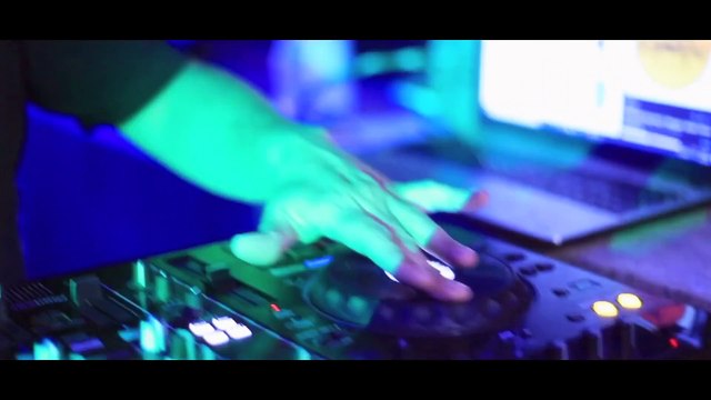 Marco Mesagne Ft. Nino Fiorello,Alessandro Fiorello - Sei una bambola -