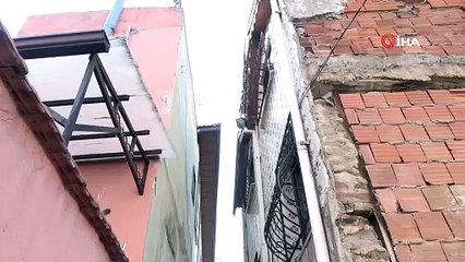 Bu sokaktan iki kişi yan yana geçemiyor