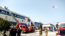 15 Temmuz Demokrasi Otogarı'nda bulunan bir  restoranda yangın çıktı. Otogardaki bir restoranda çıkan yangına itfaiye müdahale ediyor.