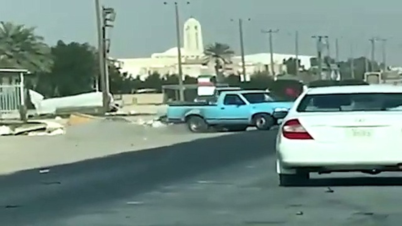 الإعلام الأمنيضبط قائد مركبةمتهوربعد انتشار مقطع فيديو يظهر رعونته بالقيادة فيكبد