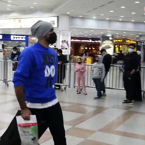 الأنباء تابعت وصول أول رحلة لنقل المواطنين العالقين في الخارج إلى المطار