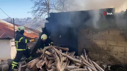 Odunlukta çıkan yangın paniğe neden oldu