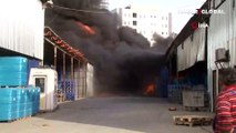 Halkalı'da dumanlar yükseldi, geri dönüşüm tesisinde yangın!