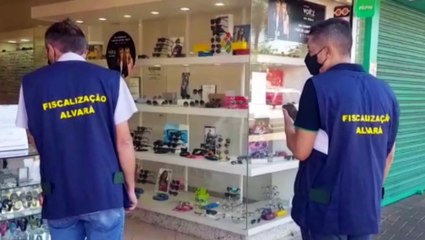 Servidores municipais realizam fiscalização em comércios de Cascavel