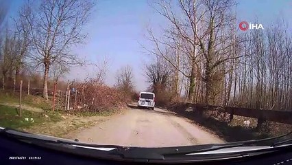 Hava sıcaklığını fırsat bilenler yeşil alanlara çıktı, polis gelince apar topar kaçtı