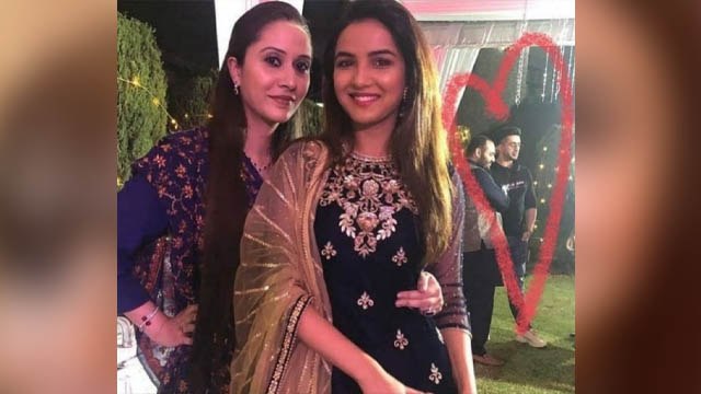 Jasmin Bhasin ने Aly Goni की बहन Illhm goni की पुरानी फोटो हुई वायरल, ; Check Out | FilmiBeat