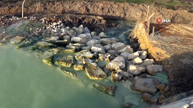 Açık havada doğal termal havuz keyfi