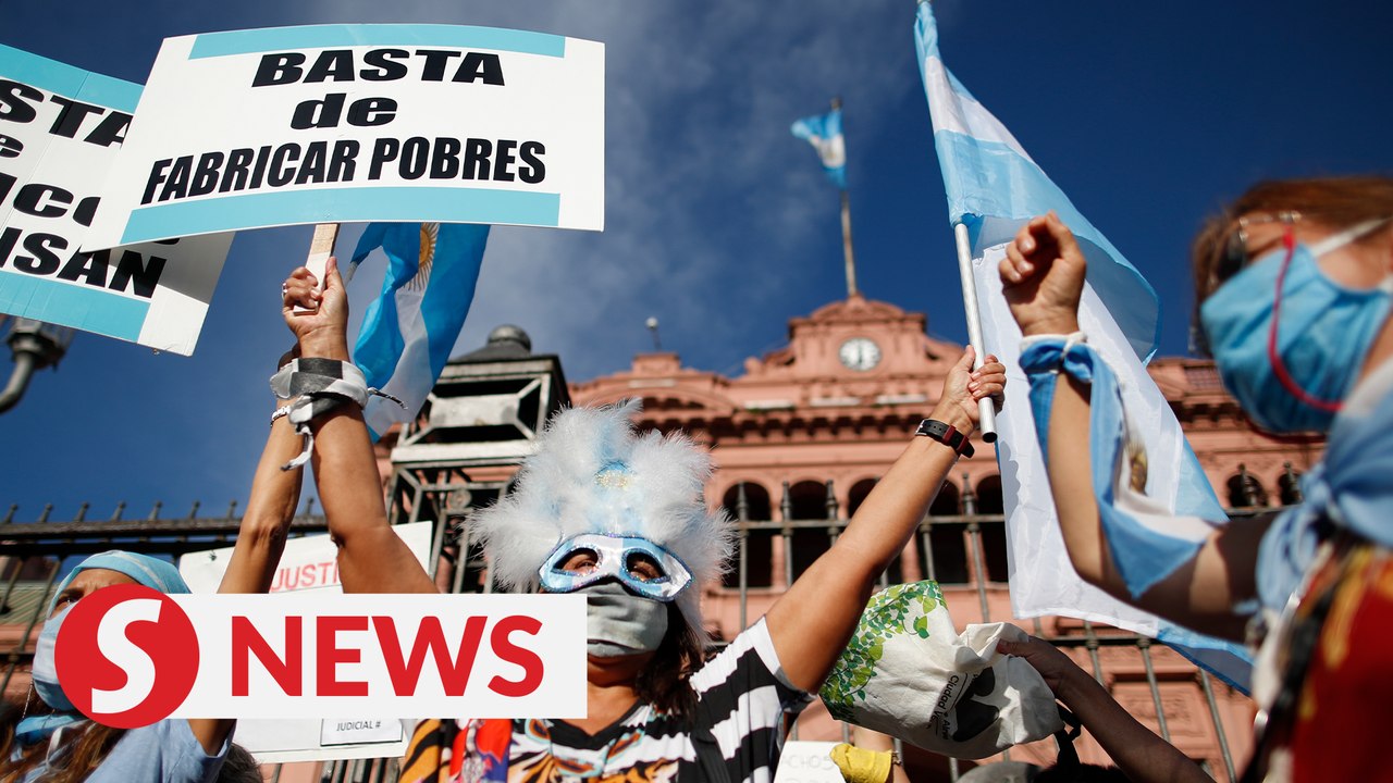 Protests intensify in Argentina over 'VIP vaccine' scandal