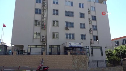 Aranırken polise yakalanıp bir de sahte kimlik gösterdi