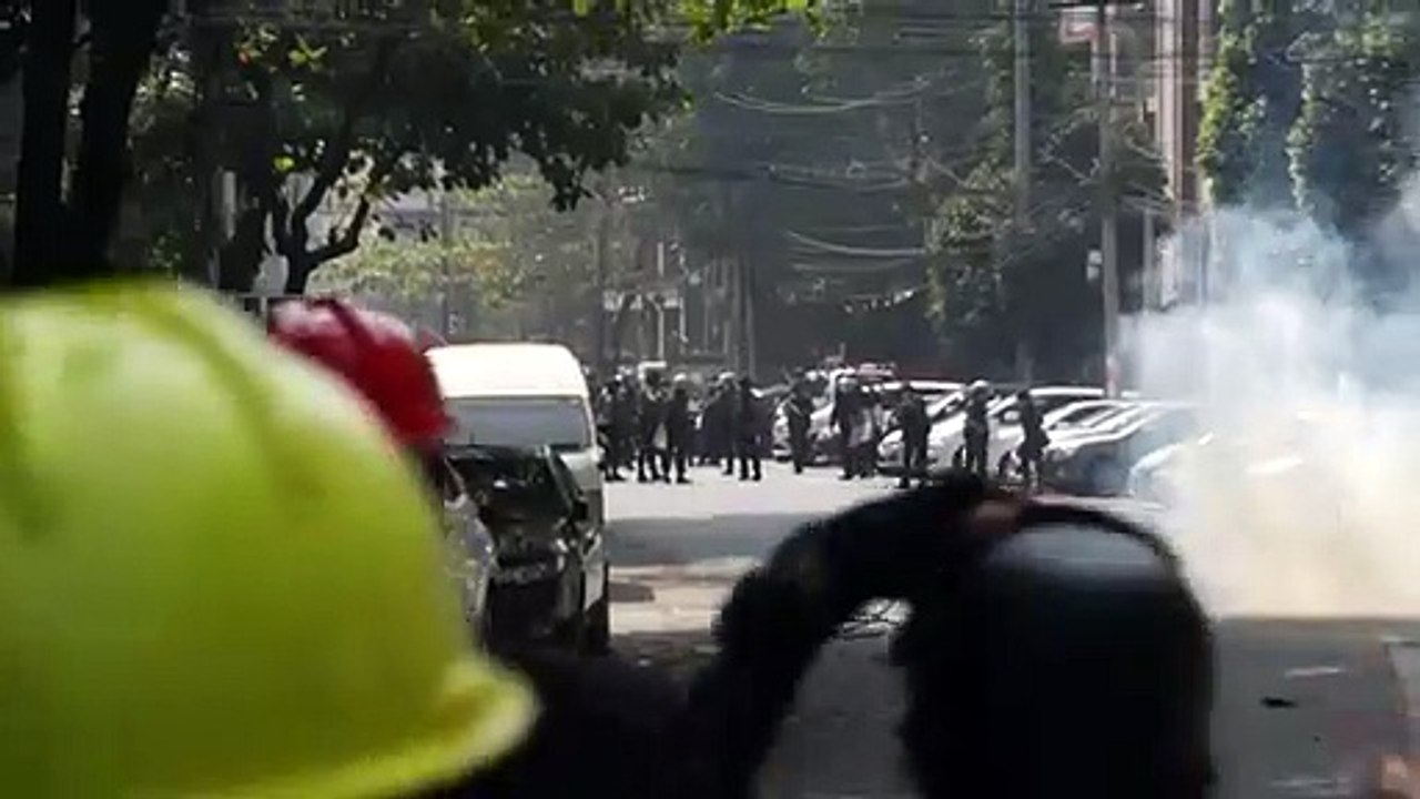 Myanmar: Mehrere Demonstranten von Polizisten erschossen