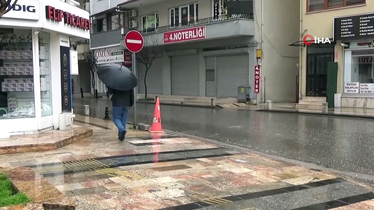 Düzce’de sağanak yağış etkili oluyor