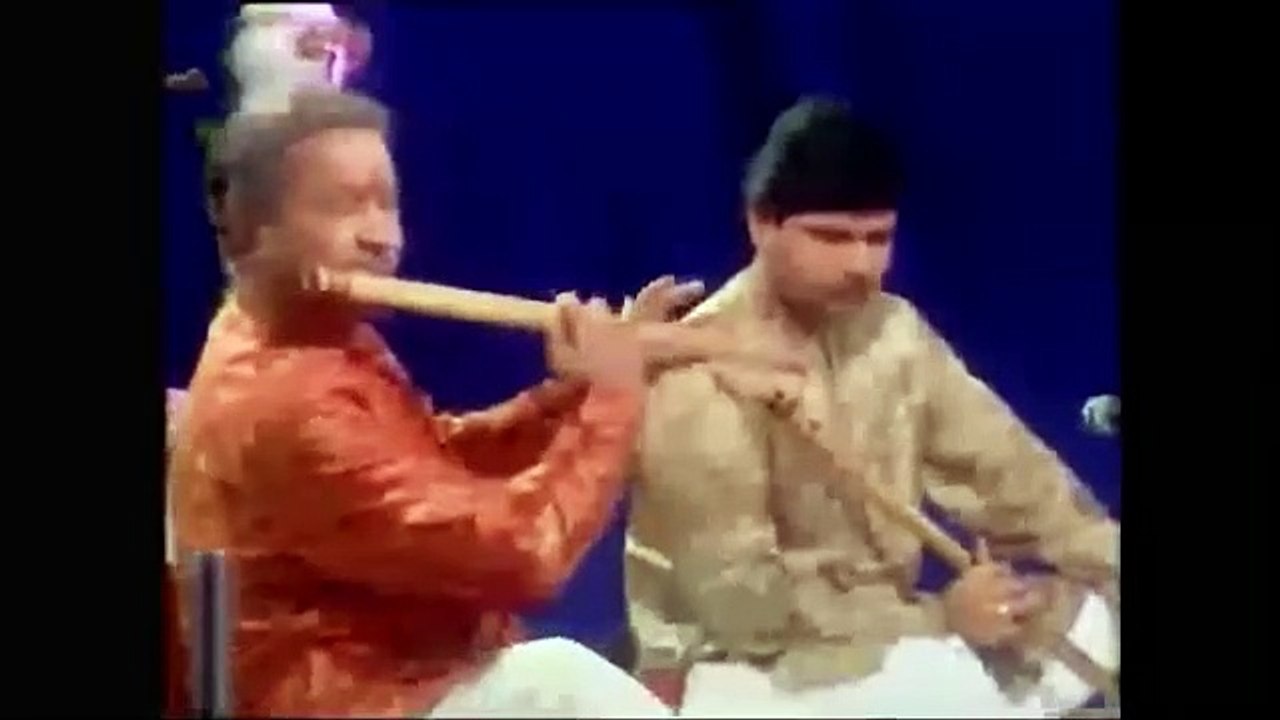 HARIPRASAD CHAURASIA IN CONCERTO------RAGA YAMAN 2