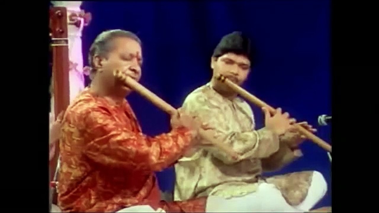 HARIPRASAD CHAURASIA IN CONCERTO------RAGA YAMAN 1