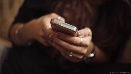 كيف يمكن للمرأة الدفاع عن نفسها ضد العنف عبر الإنترنت؟