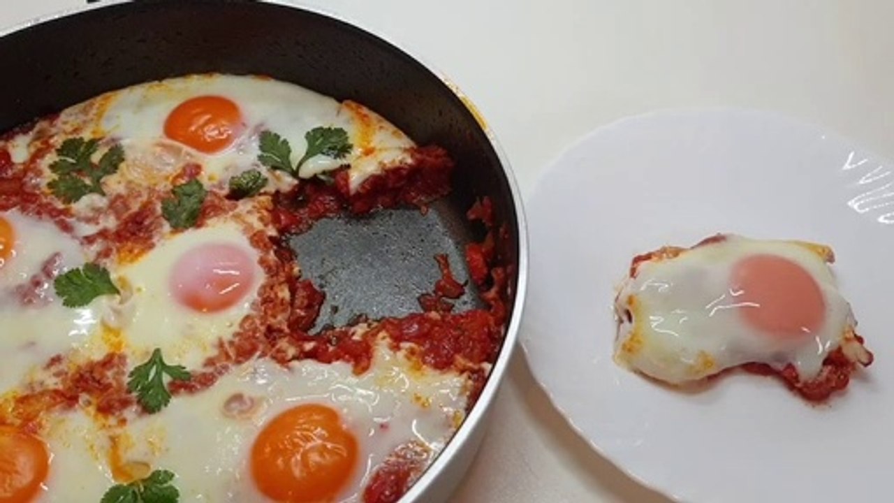 Shakshuka recipe | Eggs in Tomato Sauce Recipe