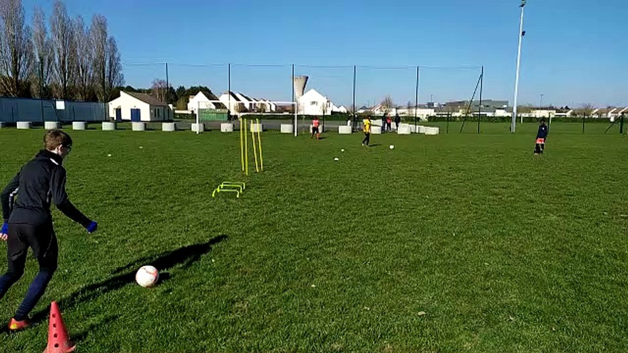 U12/U13 et U14 : Atelier de motricité et frappe
