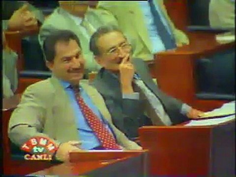 İşte Erbakan Hoca'nın Meclis'te Ecevit'e verdiği efsane cevap!