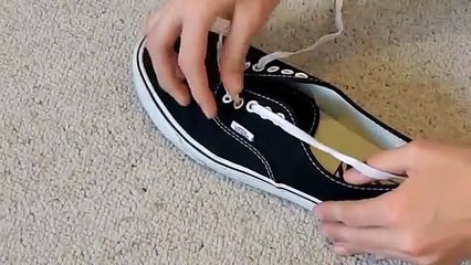 Ayakkabı bağlarken gizli düğüm nasıl yapılır?