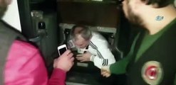 Otobüsün gizli bölmesinde Gürcistan'a kaçmak isterken yakalandılar