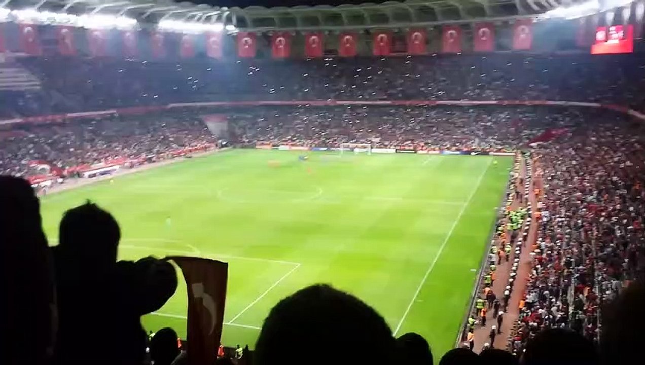 Türkiye'yi İzlanda faciasından Arda Turan kurtardı!