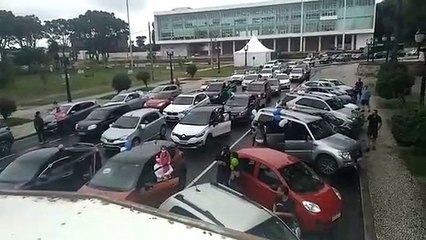Manifestação pelo retorno das aulas