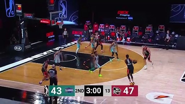 Will Magnay throws down the alley-oop!