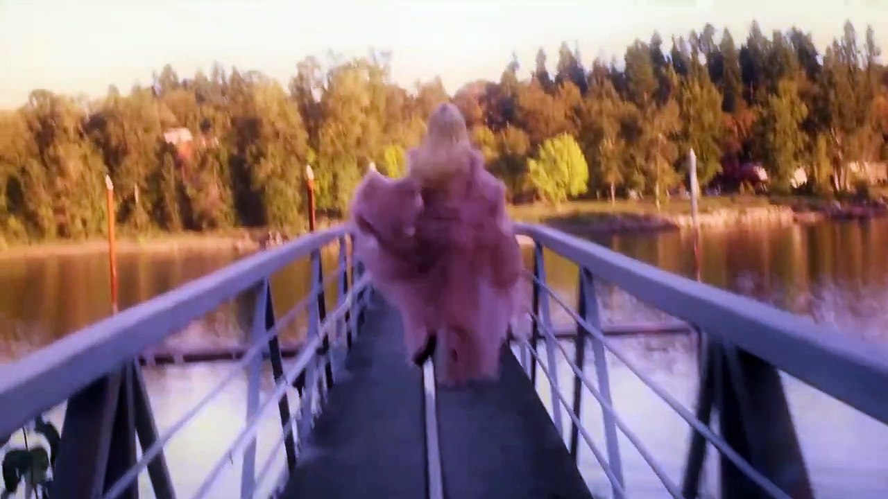 LADY GAGA _ Red Sea