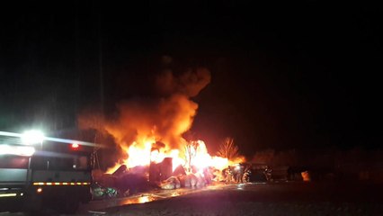 경기 평택 목재 야적장에서 불...1시간 반 만에 진화 / YTN