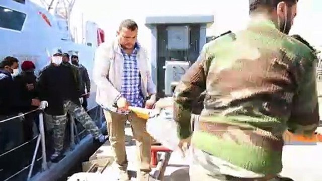 Près de 500 migrants sauvés en Méditerranée, une vingtaine a chaviré lors de l'un des sauvetages