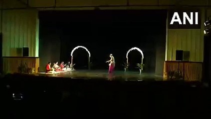 मशहूर ओक्चारी येनिंग्था नृत्य की वीडियो में देखिए एक झलक