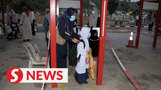 Pupils in Kedah comply with SOP on first day of school