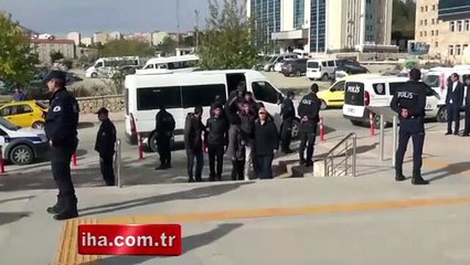 'İndir o elini hayvan herif'