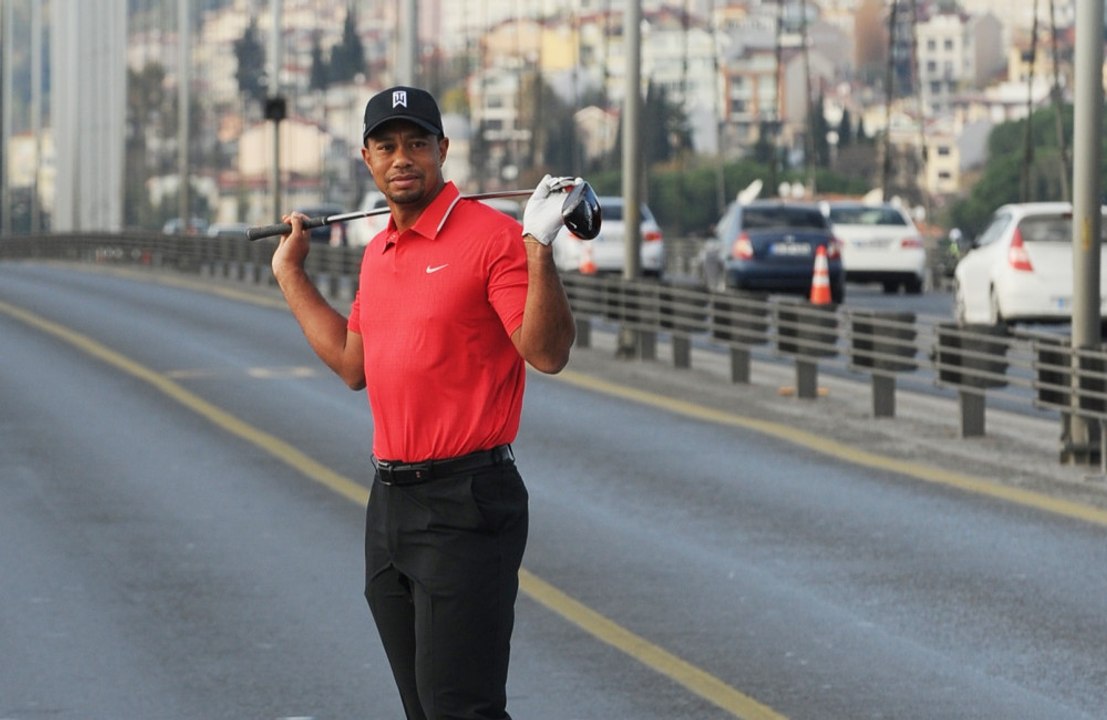 Tiger Woods thanks fans after car crash