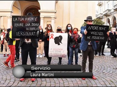 FLASHMOB DI UOMINI IN SCARPE ROSSE