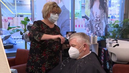 Weg mit der Lockdown-Matte: Friseure öffnen wieder